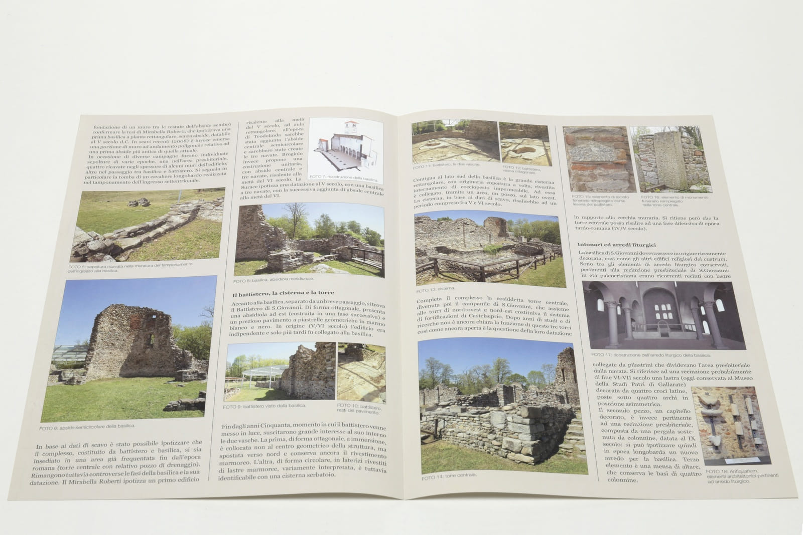 scatti fotografici, composizione grafica e stampa depliant parco archelogico e antiquarium di castelseprio